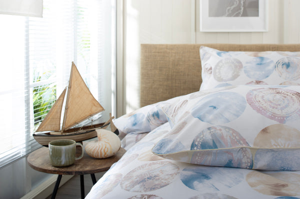 Deyongs Shell Mother Of Pearl Cotton Duvet Set With Fabric Bag