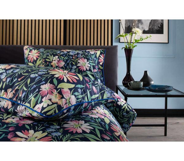 Deyongs Spring Flowers Garden Reversible Duvet Set With Fabric Bag