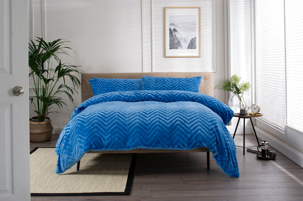 Deyongs Victoria Flannel Fleece Duvet Set With Fabric Bag