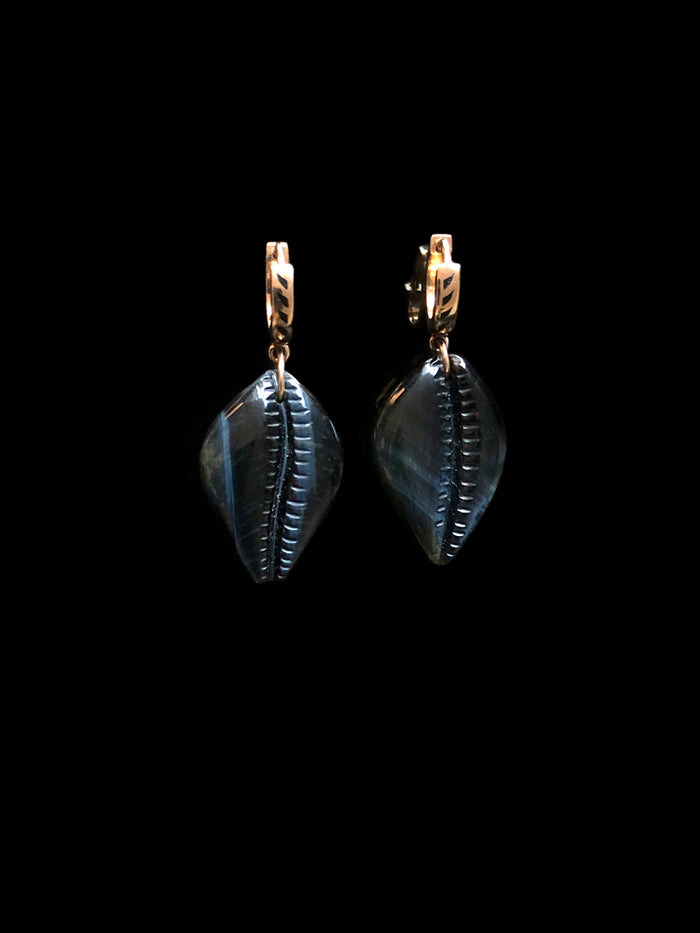 dezso by sara beltran Classic Carved Cowry Earrings