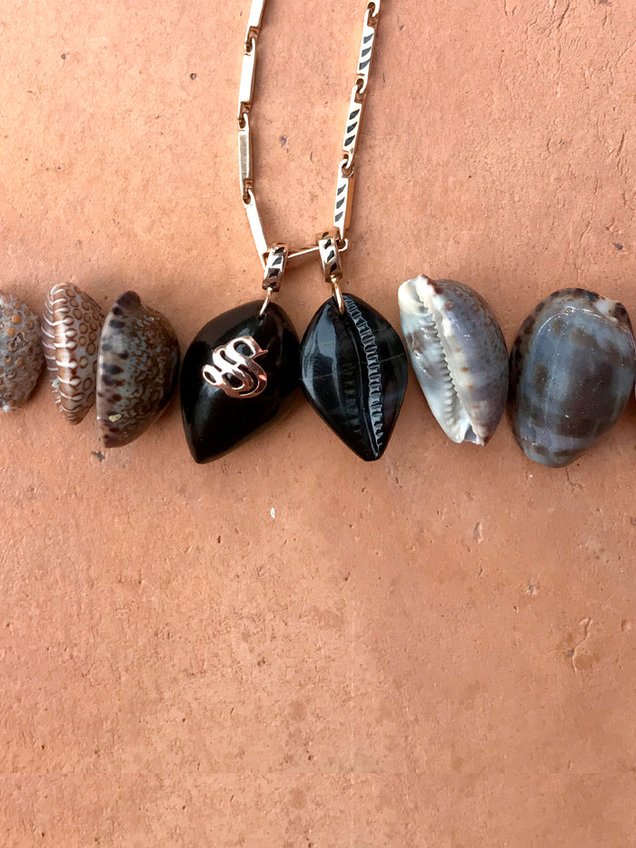 Dezso By Sara Beltran Classic Carved Cowry With Gold Initial