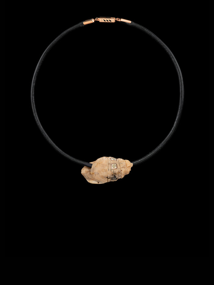 Dezso By Sara Beltran Classic Coral Conch Bead With Cushion Cut Diamonds 1