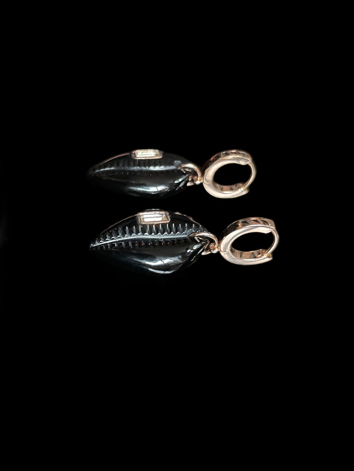 Dezso By Sara Beltran Classic Onyx Cowry Earrings With Beryls
