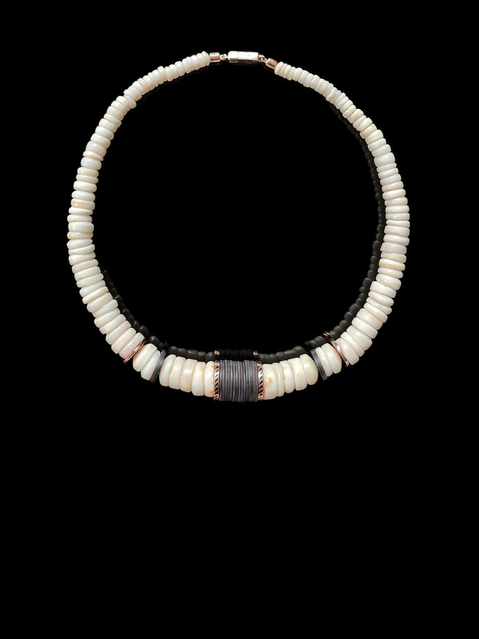 dezso by sara beltran Classic White Shell and Coco Shell Shark Fin Puka 15 mm