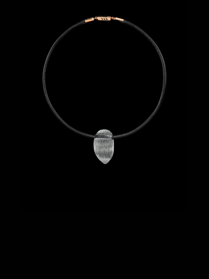 Dezso By Sara Beltran Carved Coquito Bead