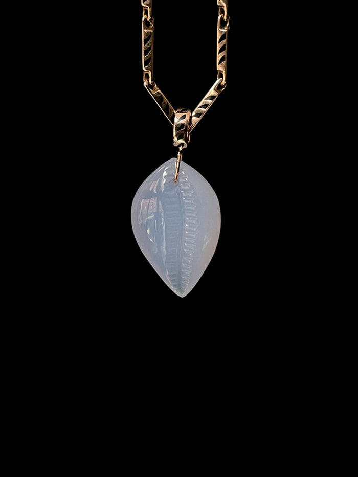 Dezso By Sara Beltran Classic Carved Cowry Charm