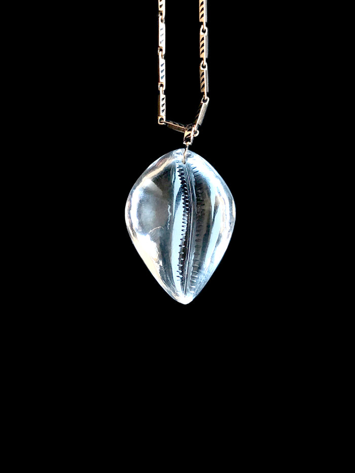 Dezso By Sara Beltran Grande Carved Cowry