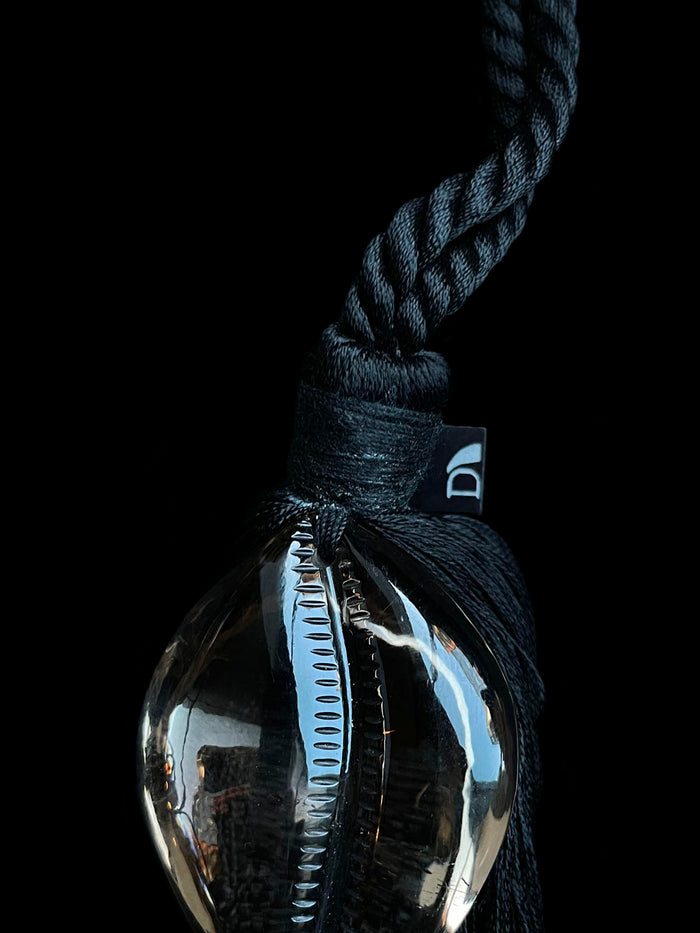 Dezso By Sara Beltran Grande Carved Cowry Tassel