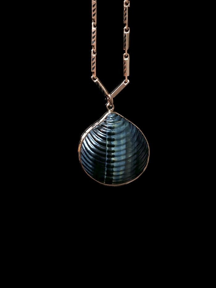 dezso by sara beltran Medio Carved Venus