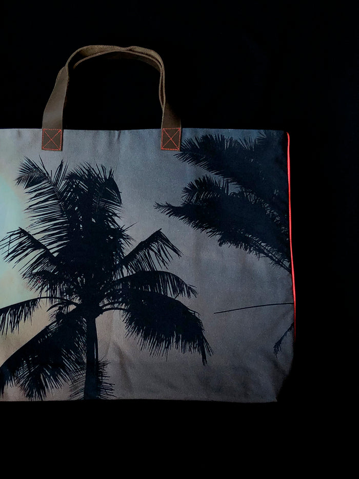 Dezso By Sara Beltran Mumbai Palm Beach Tote
