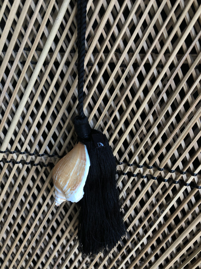 Dezso By Sara Beltran Natural Caracol Shell Tassel