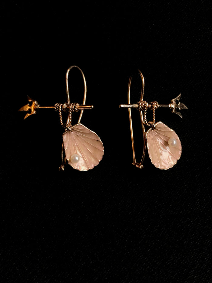 Dezso By Sara Beltran Trident Shell Earrings