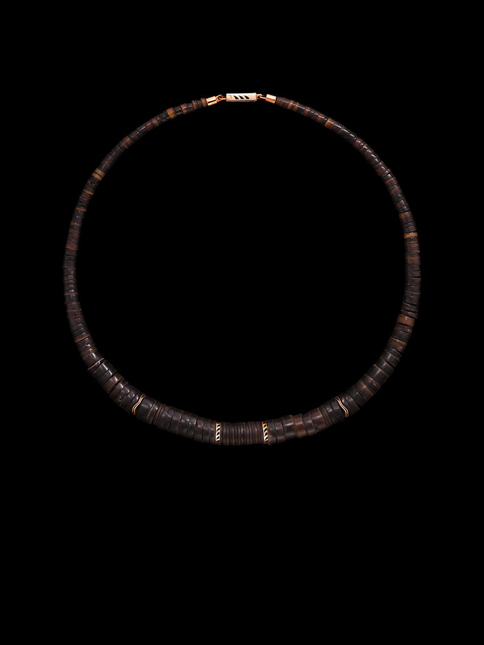 dezso by sara beltran Heishi Classic Chocolate Shell and Coco Shark Fin Puka 9mm