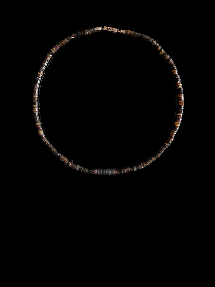 dezso by sara beltran Heishi Classic Chocolate Shell and Coco Shark Fin Puka 5mm