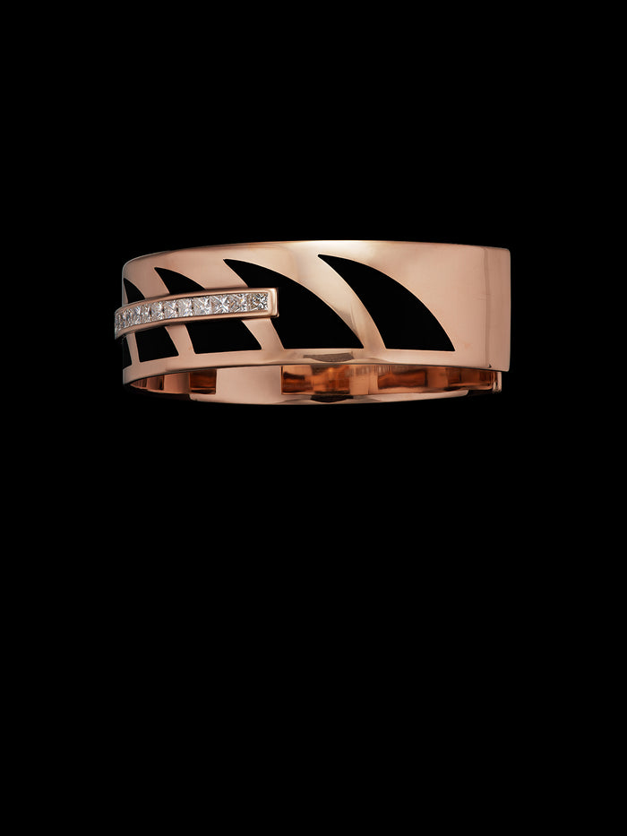 Dezso By Sara Beltran Medio Deco Shark Fin Cuff With Diamonds