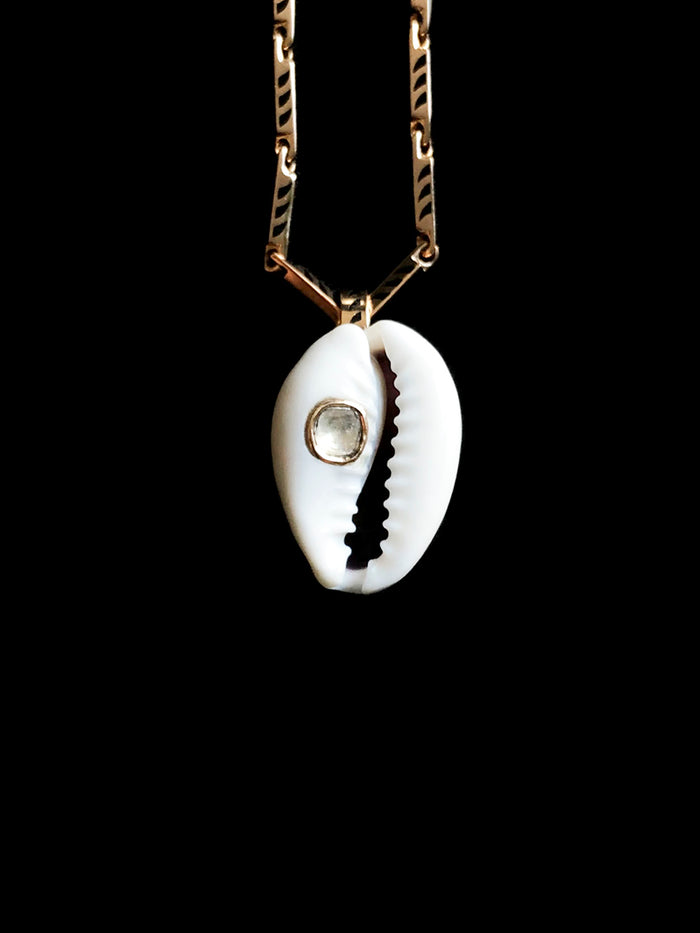 Dezso By Sara Beltran Natural Cowry Shell With Polki Diamond