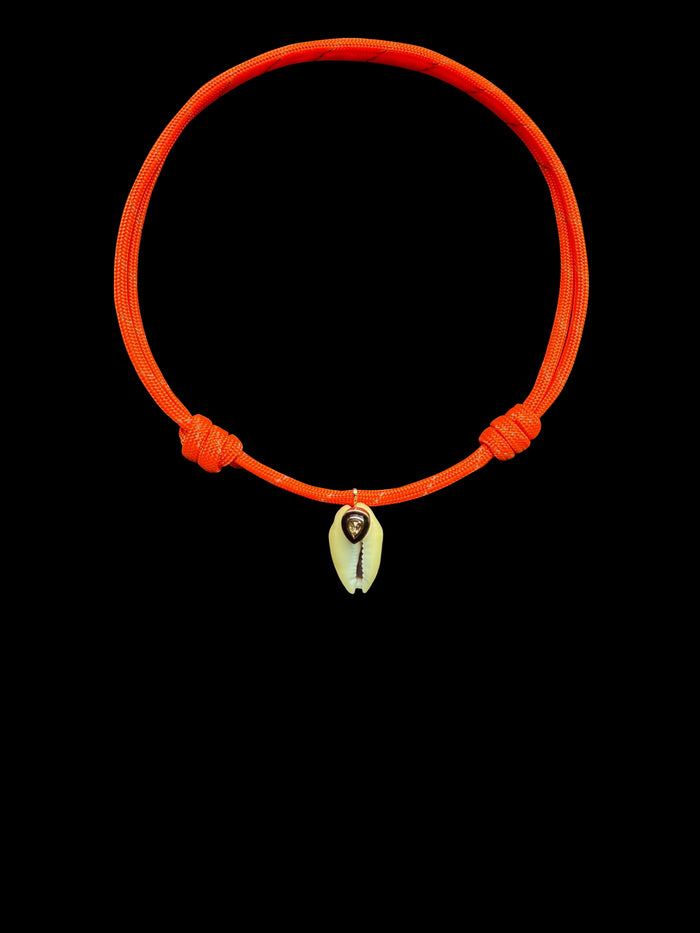 dezso by sara beltran Natural Cowry with Pear Brown Diamond on Neon Paracord