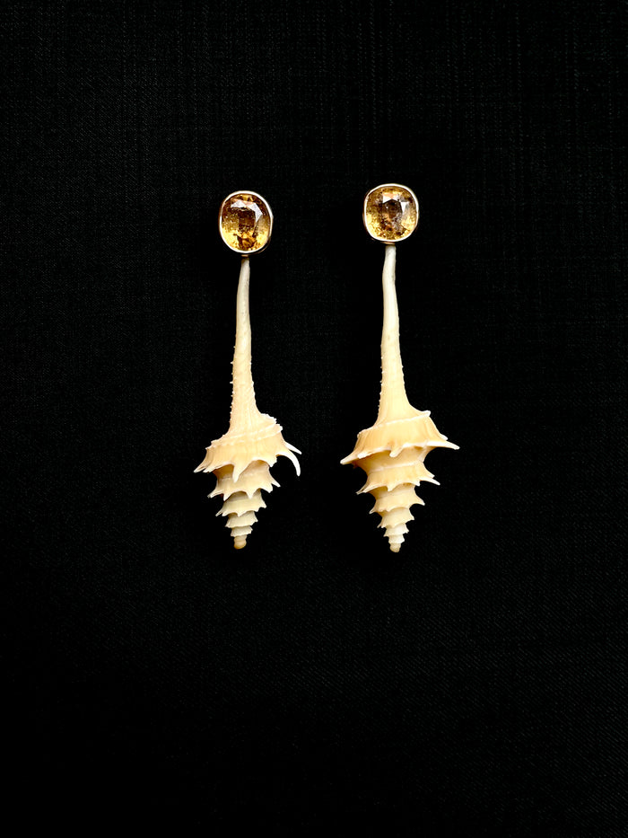 dezso by sara beltran Natural Long Shell Earrings with Garnets