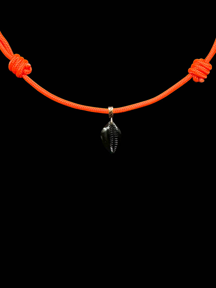 dezso by sara beltran Petite Onyx Carved Cowry Paracord Necklace