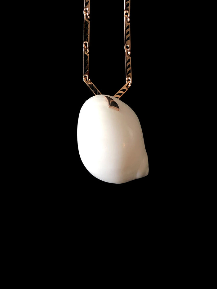 Dezso By Sara Beltran White Shell With Gold Shark Fin