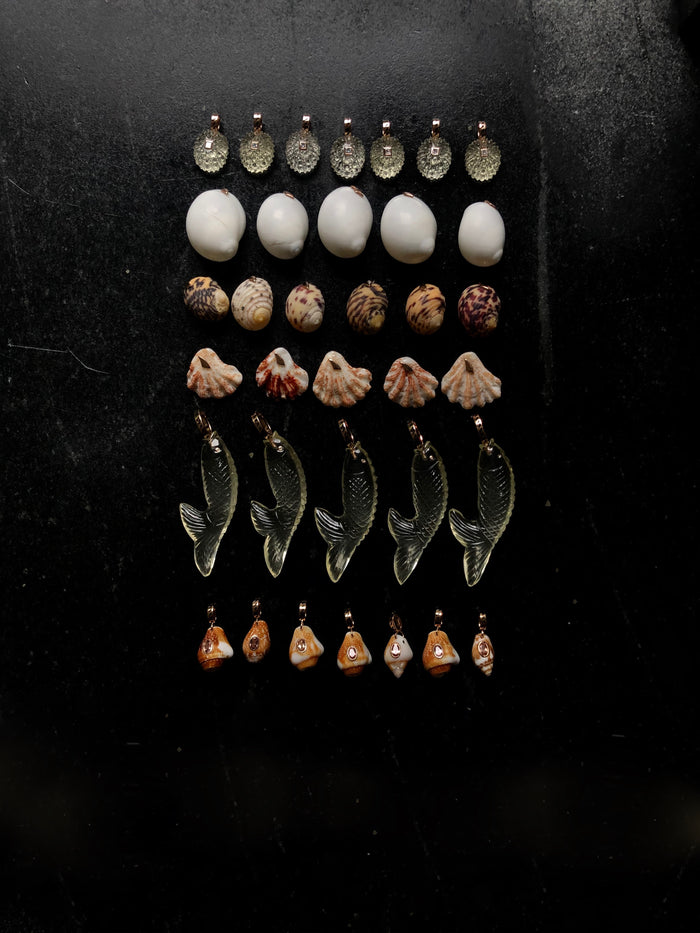 Dezso By Sara Beltran White Shell With Gold Shark Fin