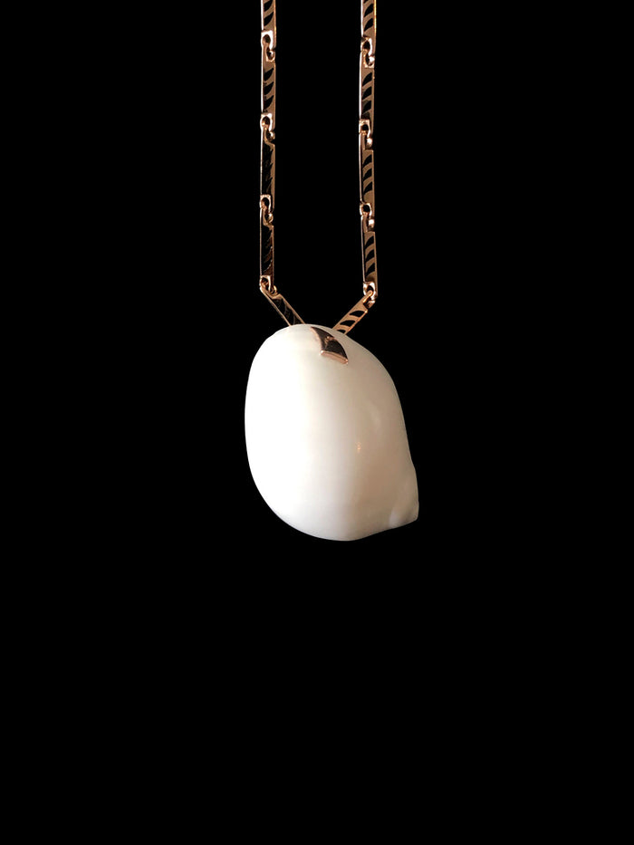 dezso by sara beltran White Shell with Gold Shark Fin