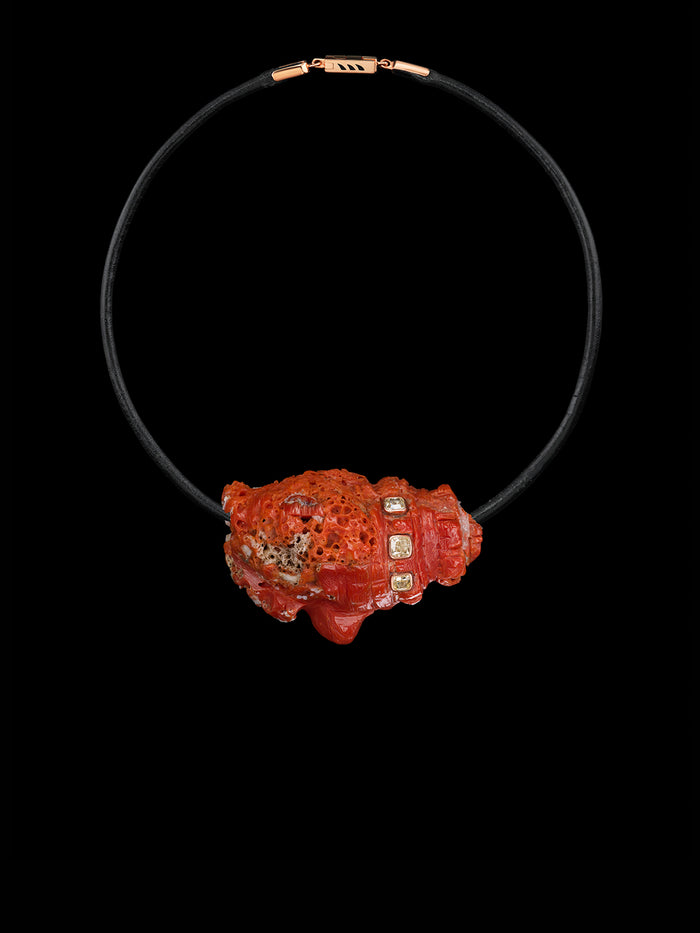 Dezso By Sara Beltran X Grande Coral Conch Bead With Cushion Cut Diamonds