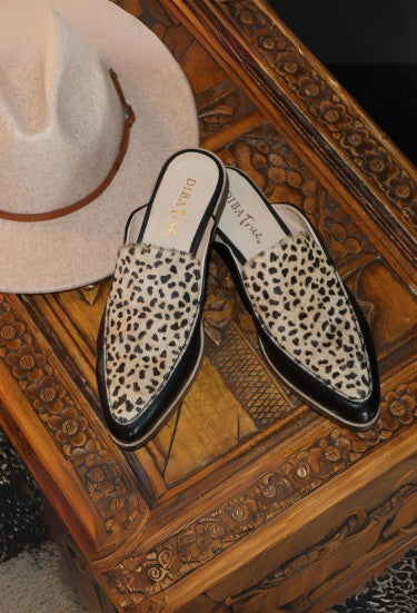 Diba Art Easel – Off White/Black Spot Off White / Black (Spotted)