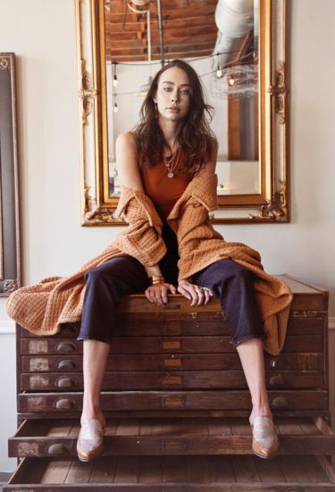 Diba Art Easel Luggage (Tan) & Gold