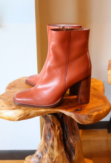 Diba Key Switch Beige Suede