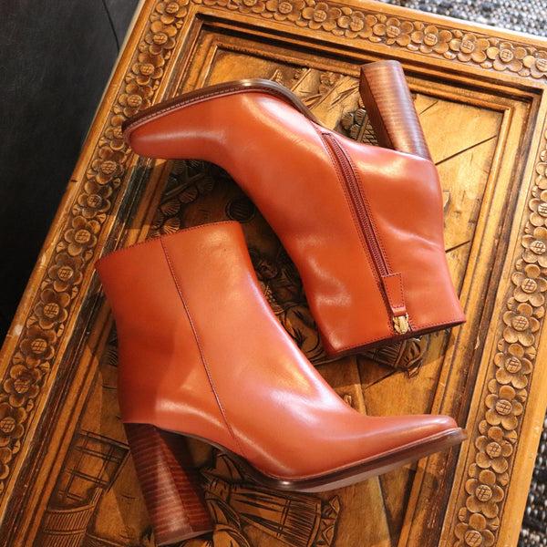 Diba Key Switch Beige Suede