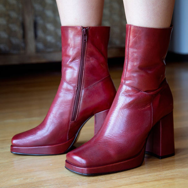 Diba Mont Pelier-Cherry Red