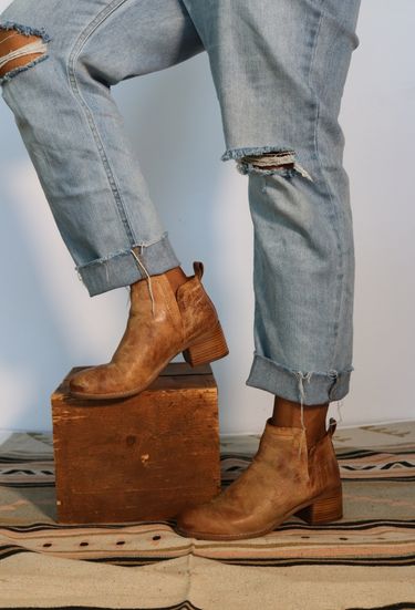 Diba Win Doe Tan Vintage