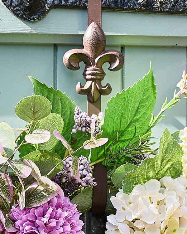 Dibor Brown Fleur De Lys Wreath Hanger