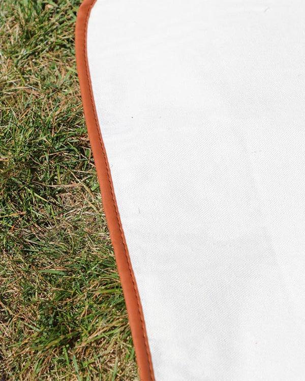 Dibor Classic Ivory Piped Picnic Blanket