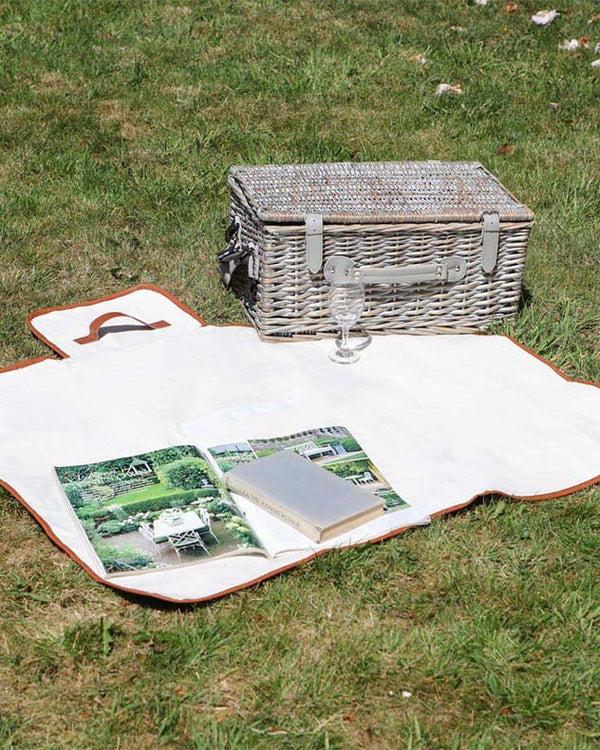 dibor Classic Ivory Piped Picnic Blanket