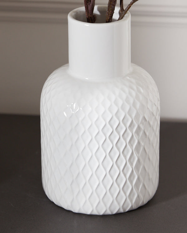 Dibor Cream Blossom Spray In Vase