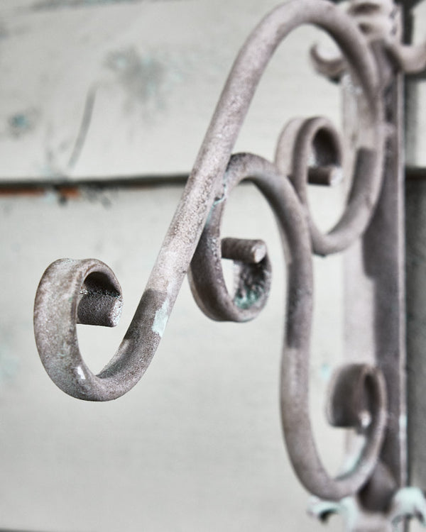 Dibor Fleur De Lys Scrolled Wall Bracket