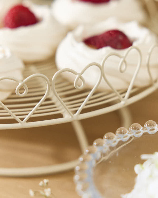 Dibor Heart Trim Single Tier Cake Stand