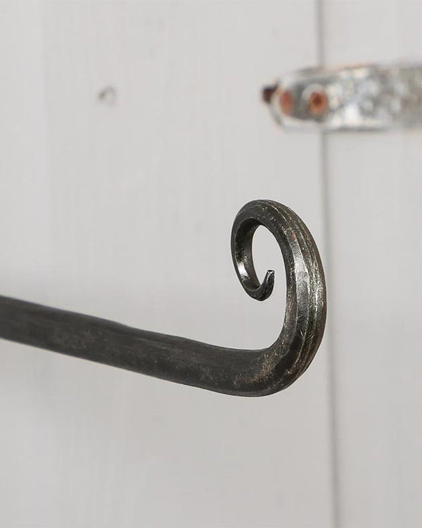 Dibor Iron Heart Shaped Lantern Hook