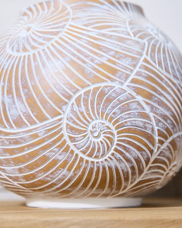 Dibor Oskola Round Shell Vase