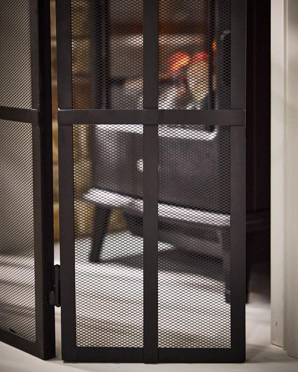 Dibor Panelled Fire Guard With Handles