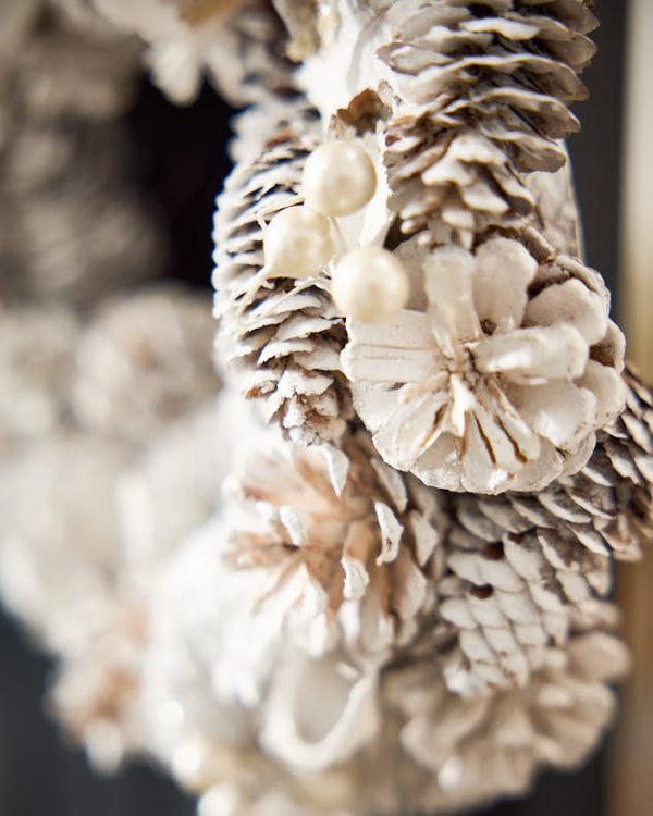 Dibor Polar Wonderland Pinecone Wreath 30cm