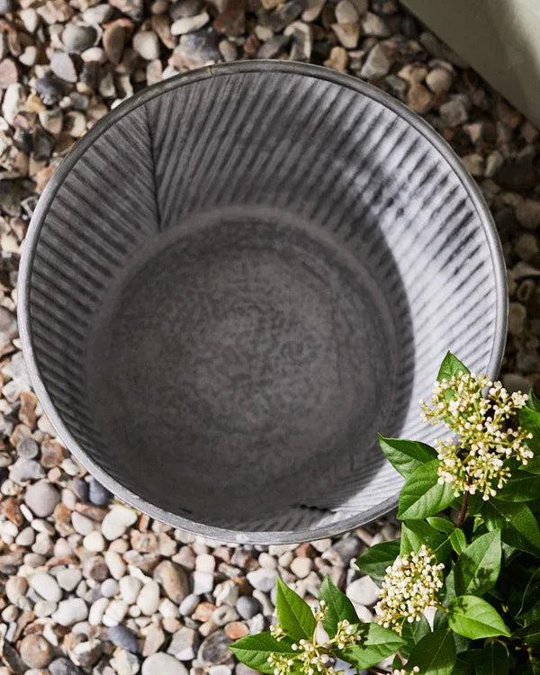 Dibor Ribbed Metal Planter Bucket