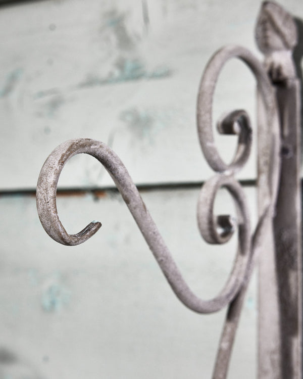 Dibor Rula Scrolled Wall Bracket