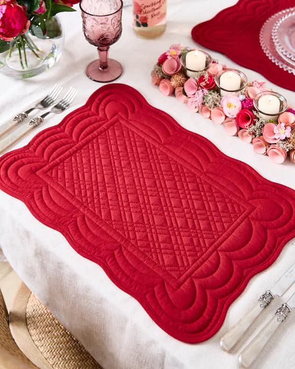Dibor Set Of 2 Quilted Scalloped Placemats - Crimson