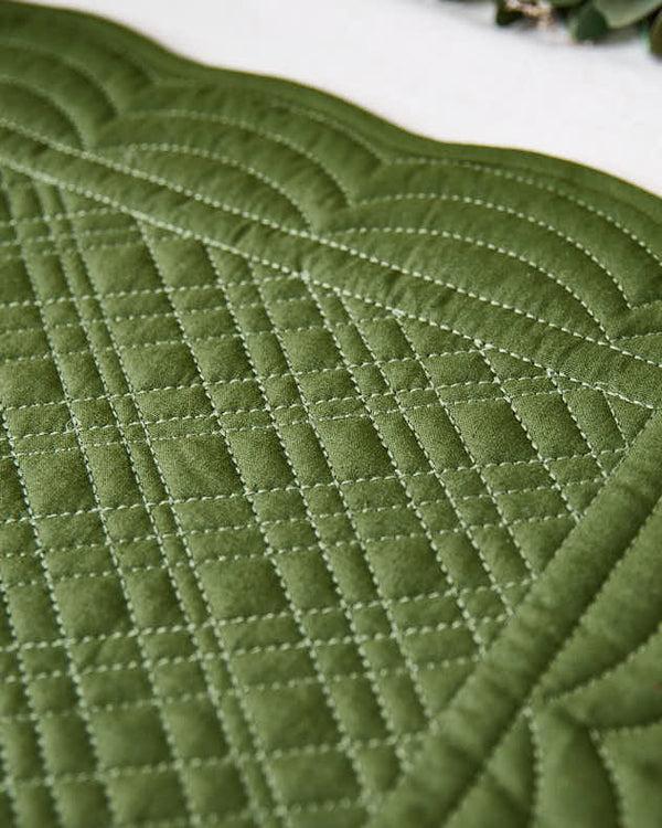 Dibor Set Of 2 Quilted Scalloped Placemats - Emerald