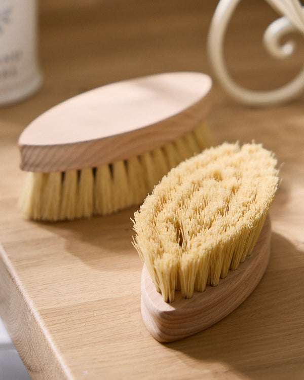 dibor Set of 2 Wooden Scrubbing Brushes