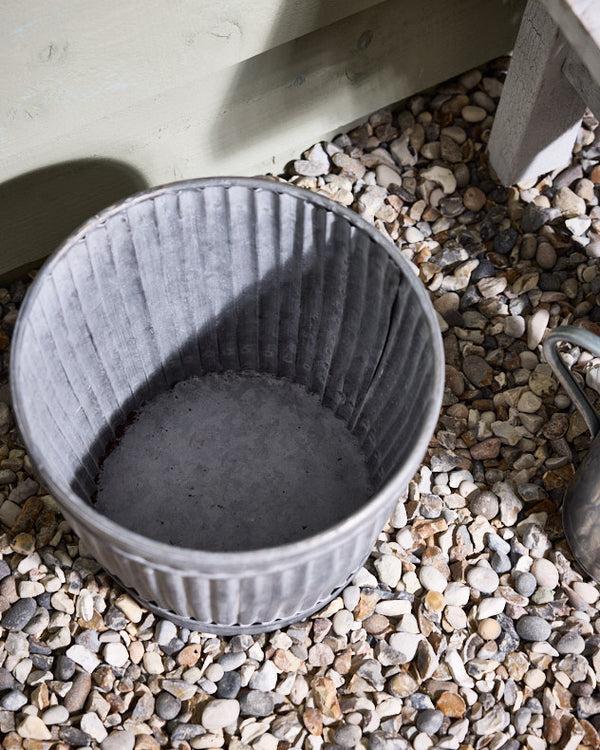 Dibor Toma Round Ribbed Metal Planter