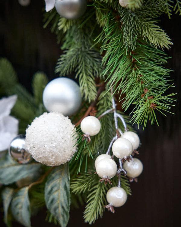 Dibor Valley Snowdrift Wreath 42cm